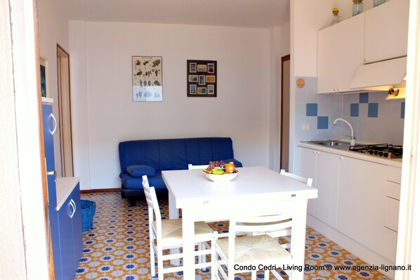 Dining - Lignano Riviera cheap apartment (Lignano Sabbiadoro)