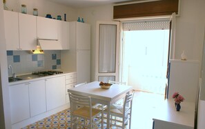 Dining - Lignano Riviera cheap apartment (Lignano Sabbiadoro)