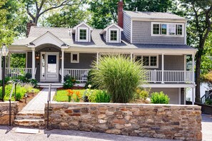 Exterior - Waterfront - Waterfront, dock.  Off season rates Sep - Apr (Saunderstown)