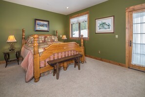 4 bedrooms, iron/ironing board, free WiFi, bed sheets