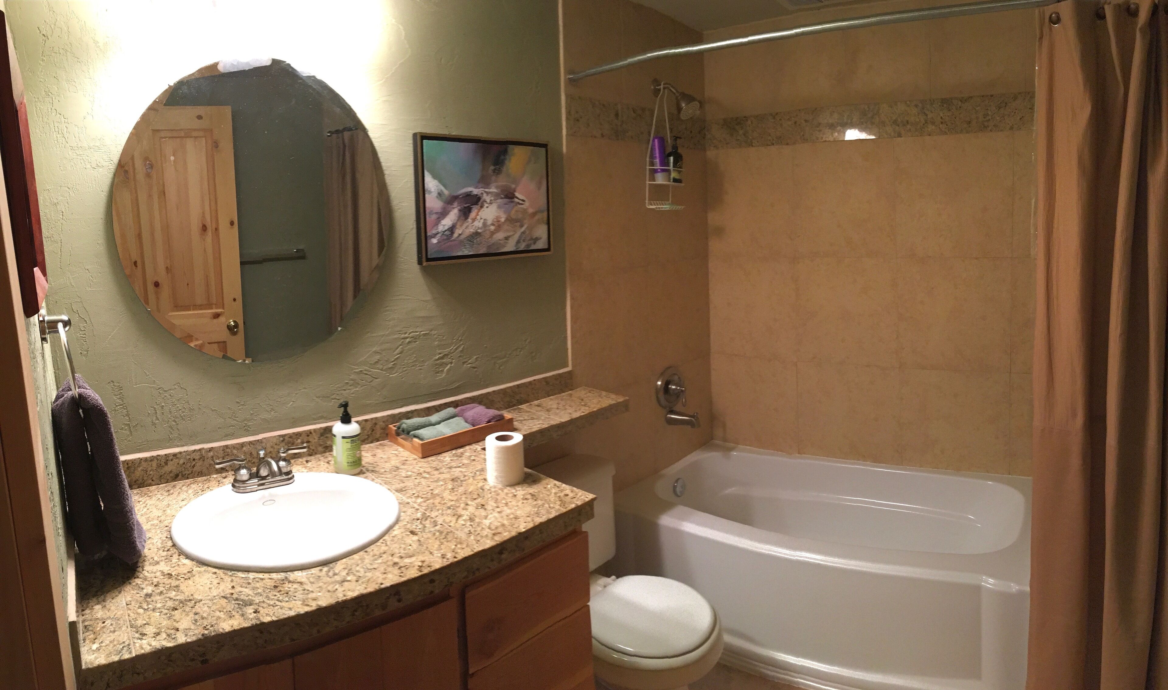 BEAUTIFUL RUSTIC MOUNTAIN CABIN-FAMILY OUTDOORS-ARTIST-PARADISE-4 bed 2 bath