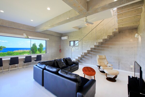 3 Bedroom House | Living room | Flat-screen TV, DVD player