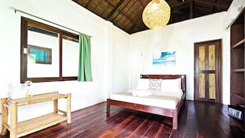 Kamar Standar, 1 Tempat Tidur Queen, Bebas Asap Rokok, pemandangan pantai (Beach House) | Seprai antialergi, brankas, dan didekorasi berbeda-beda