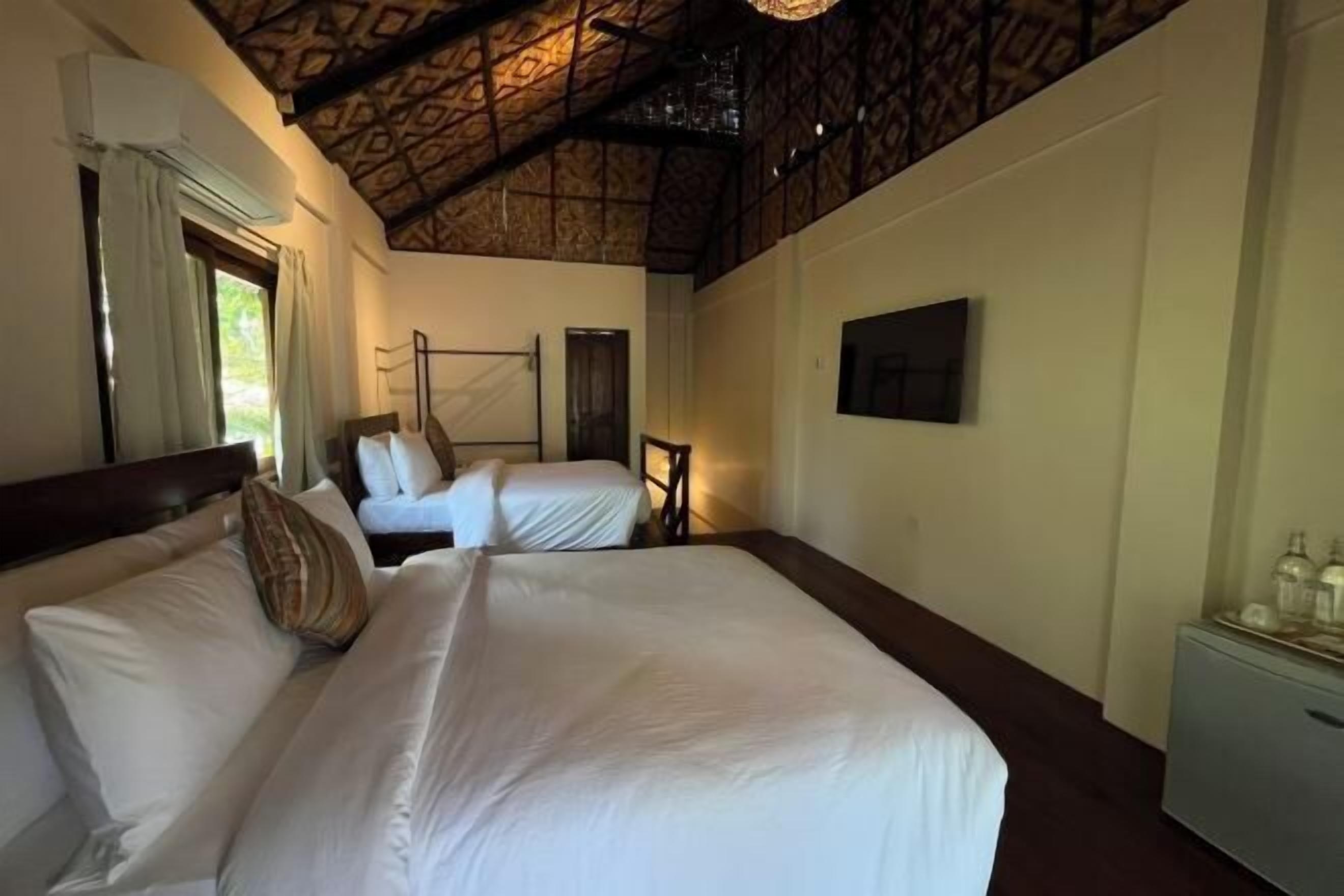 Hypo-allergenic bedding, in-room safe, individually decorated