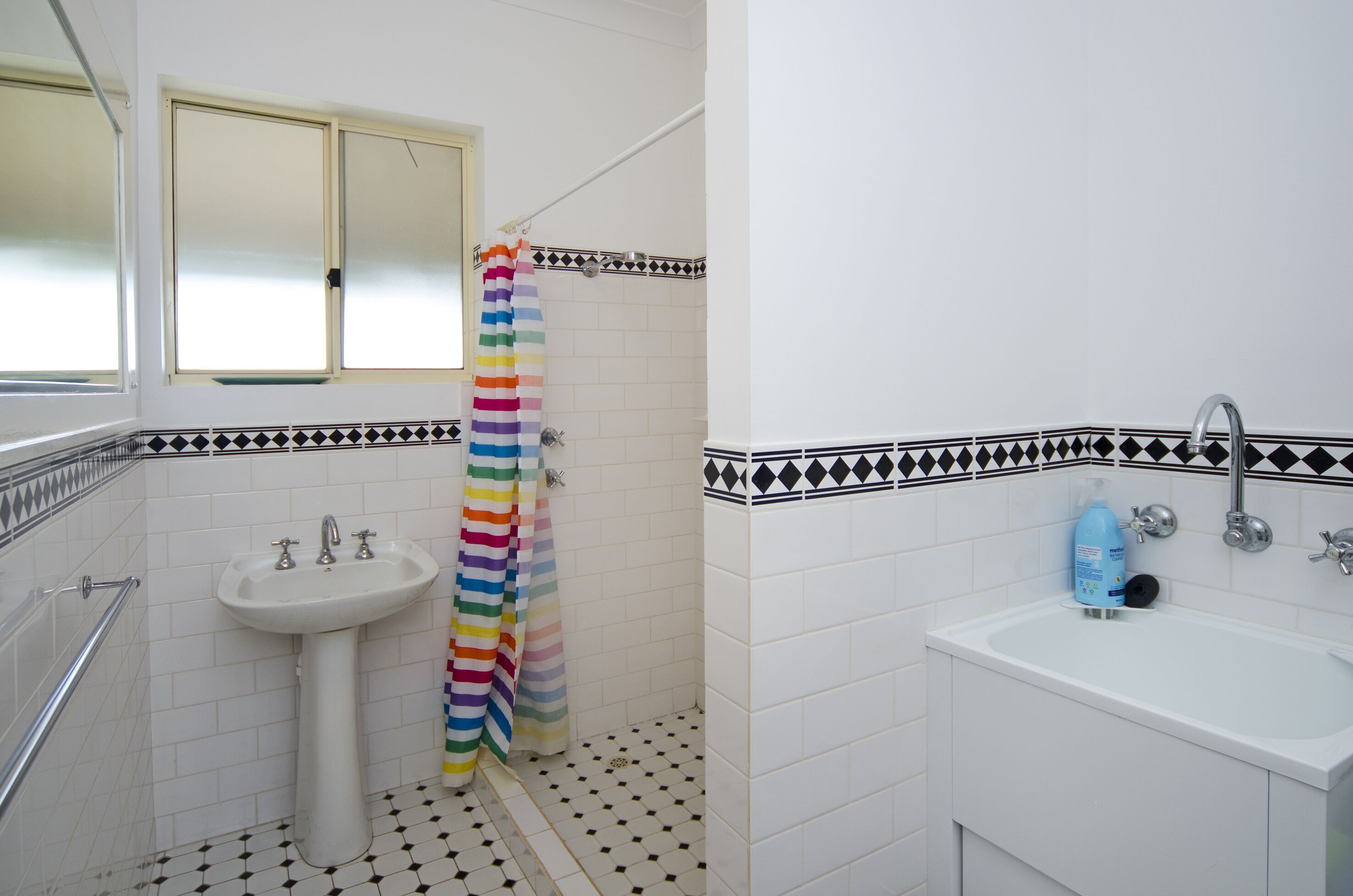 Middleton Swell - 24 Dover Rd - Pets Negotiable — image 4