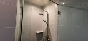 Shower, hair dryer, towels, soap - (SHA)Studio Room with Ensuite Bathroom (Tambon Patong)
