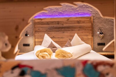 Apartment 'Sonnleiten Sonnenadler 4' with Mountain View, Private Terrace and Wi-Fi