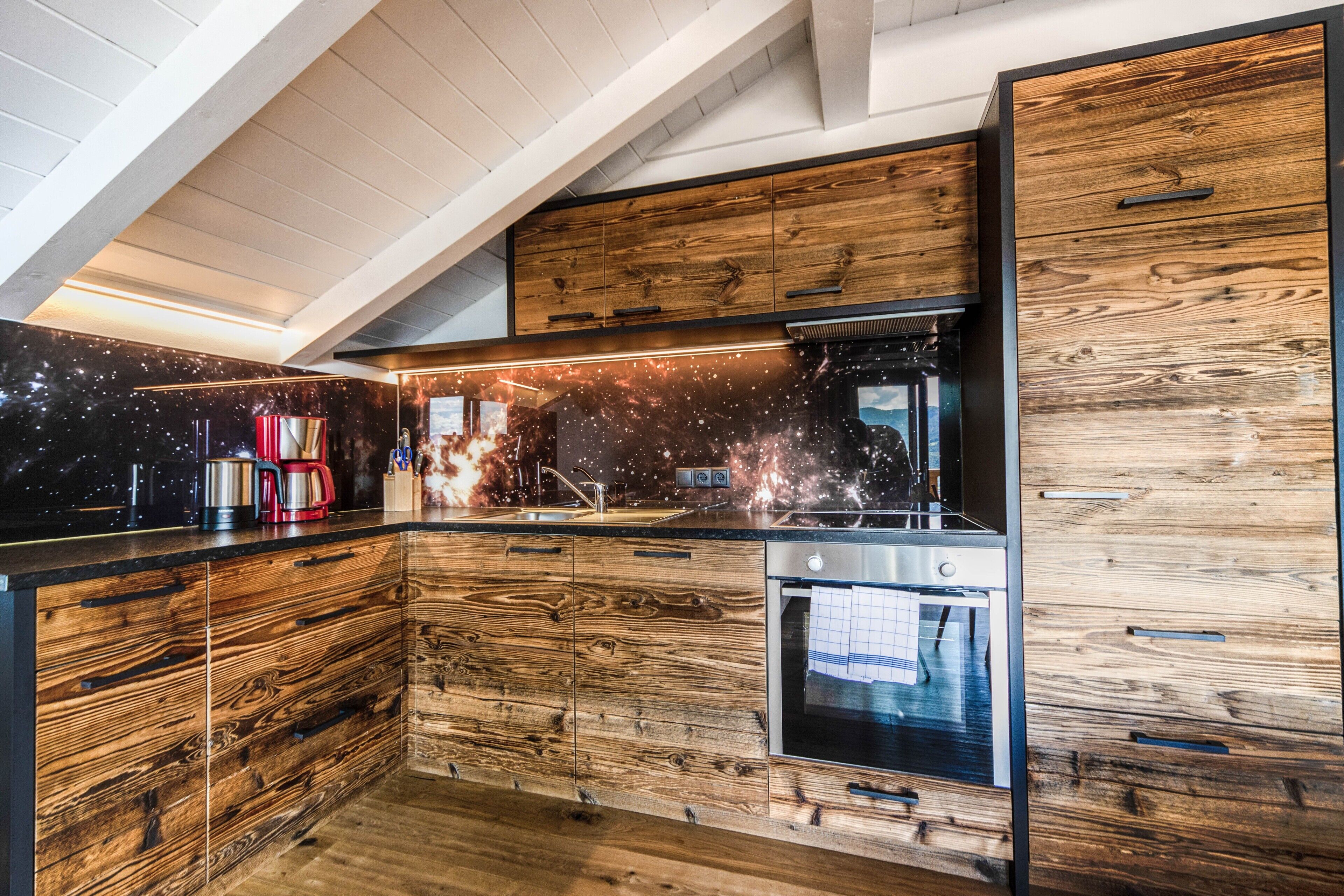 Geladeira, micro-ondas, fogão, cooktop