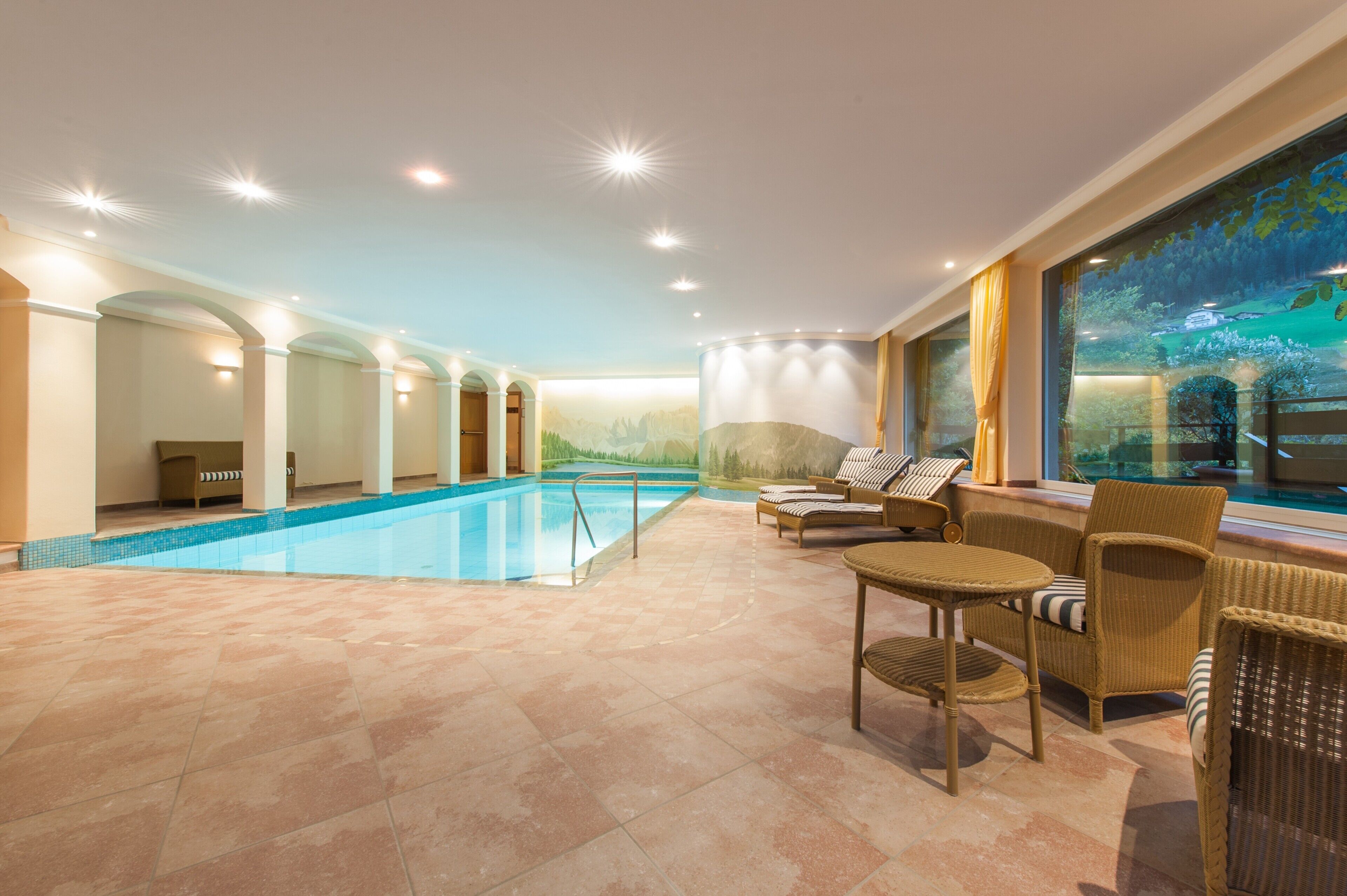 Piscina interna, piscina aquecida