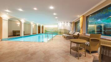 Piscina interna, piscina aquecida