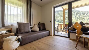 Fernseher, Tischtennisplatte