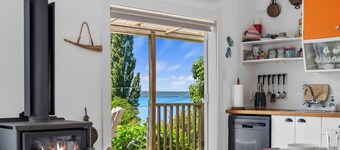 Kiwiana Bach - Lake Tarawera Holiday Home