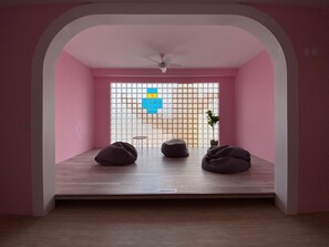 Reception hall - Owl Hostel (Yuchi)