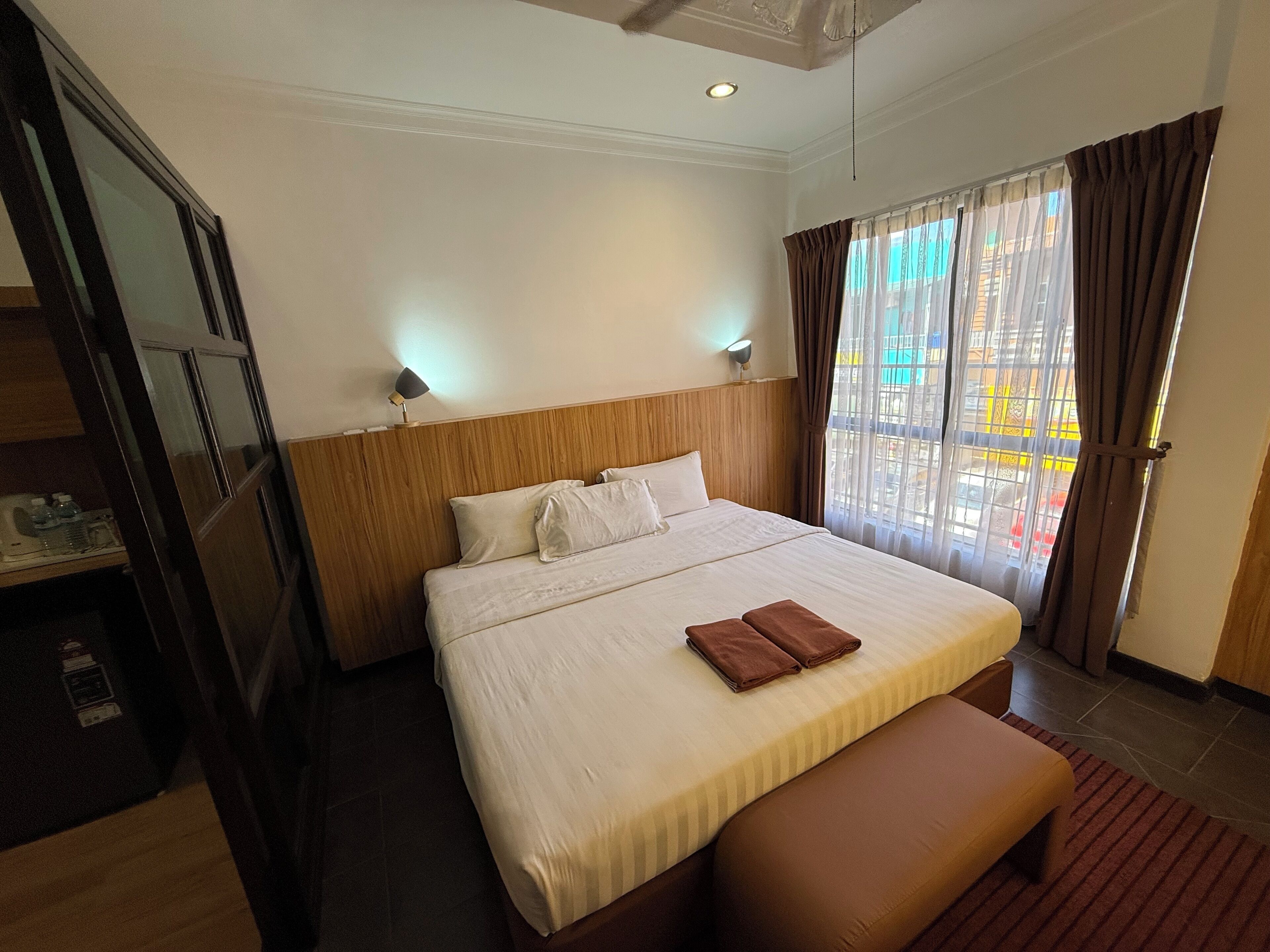 Family 3 Pax Deluxe | Desk, free WiFi