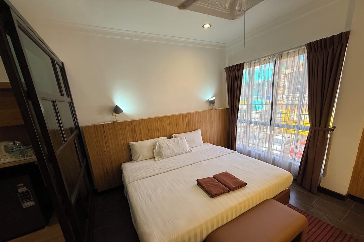 Family 3 Pax Deluxe | Desk, free WiFi