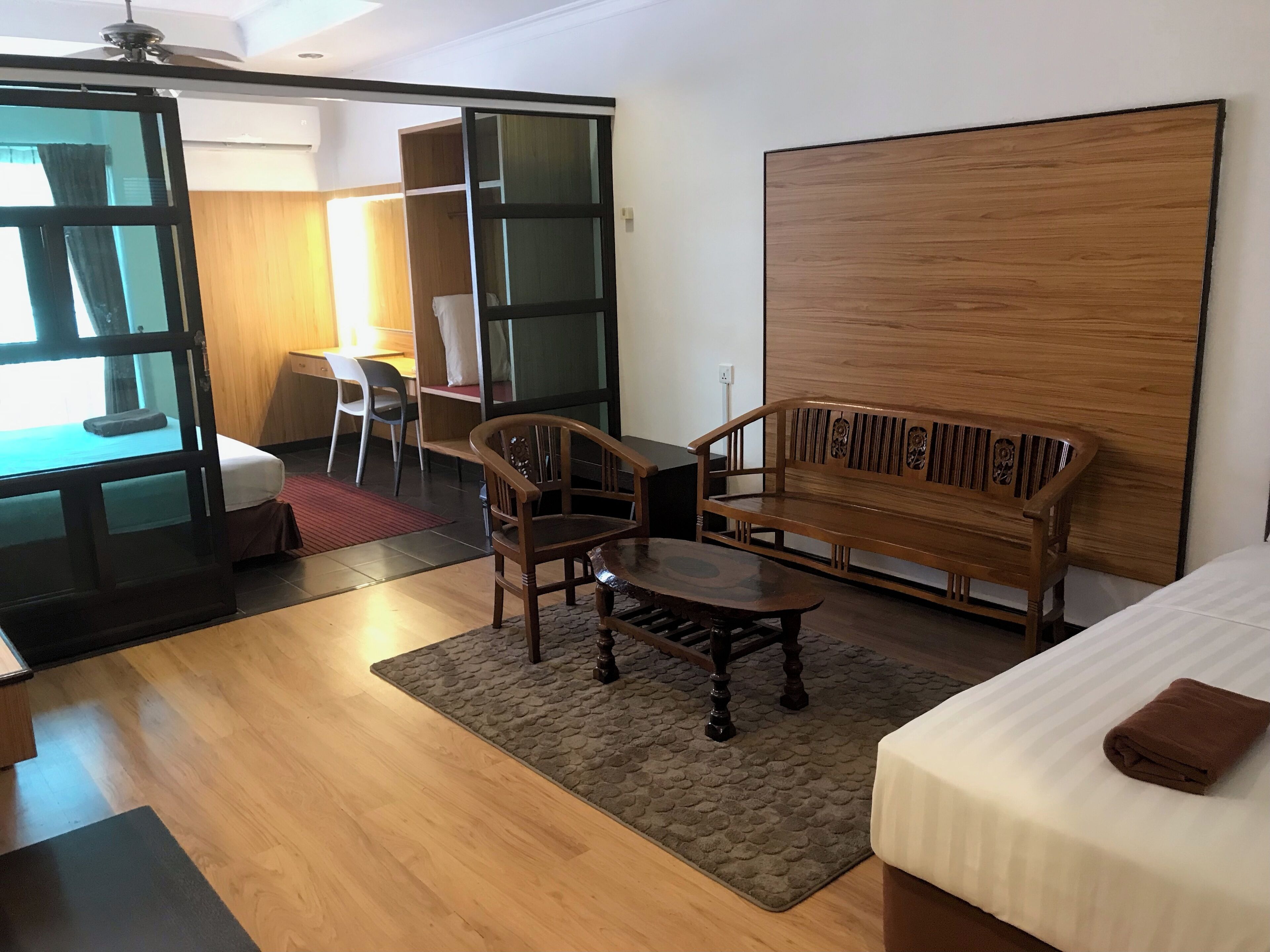 Family 3 Pax Deluxe | Desk, free WiFi