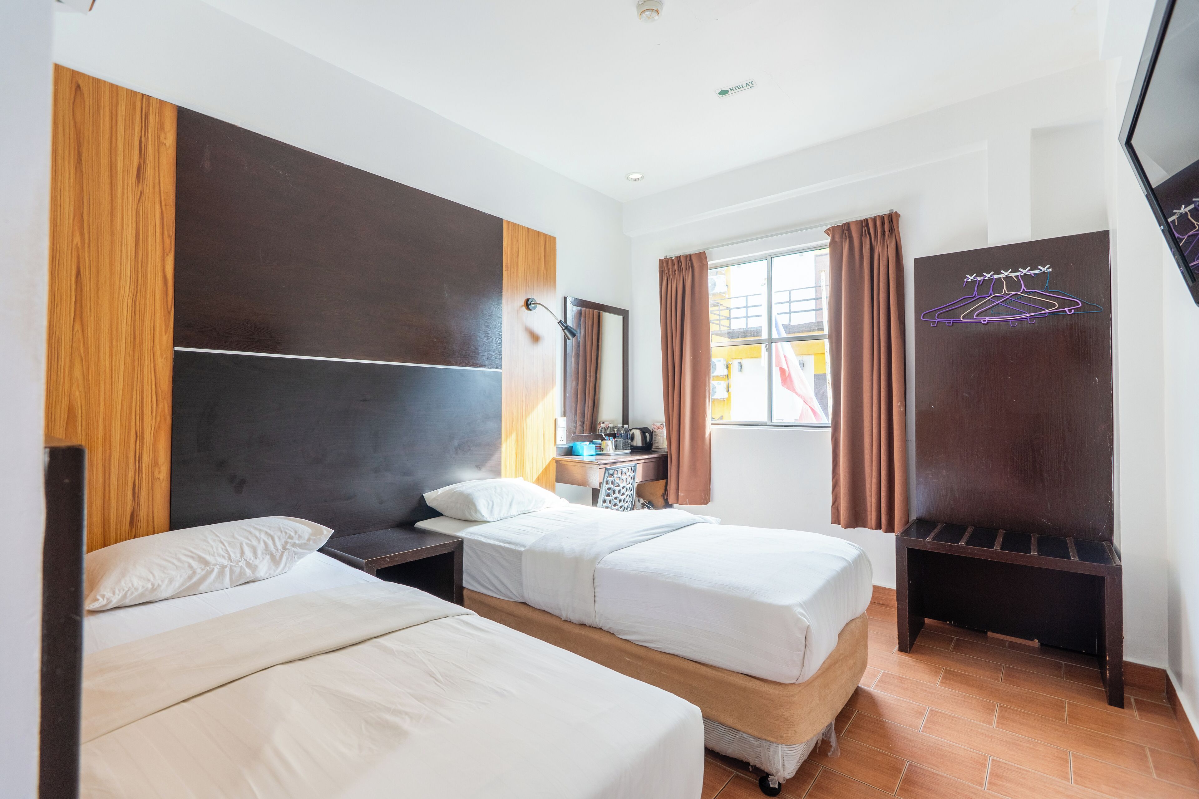 Standard Twin Room | Desk, rollaway beds, free WiFi
