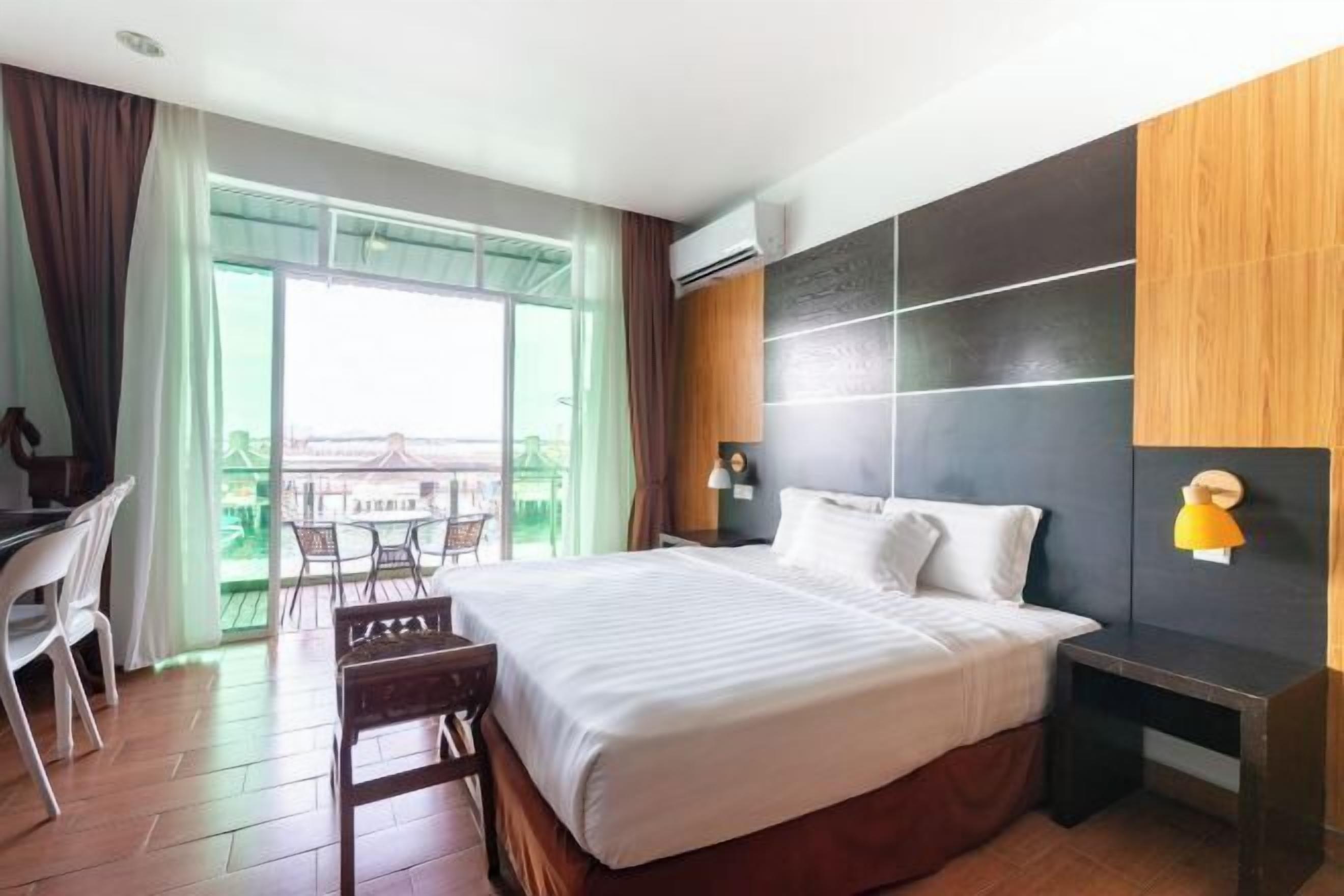 Escritorio, camas plegables/adicionales y wifi gratis 