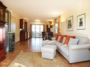 TV, lareira