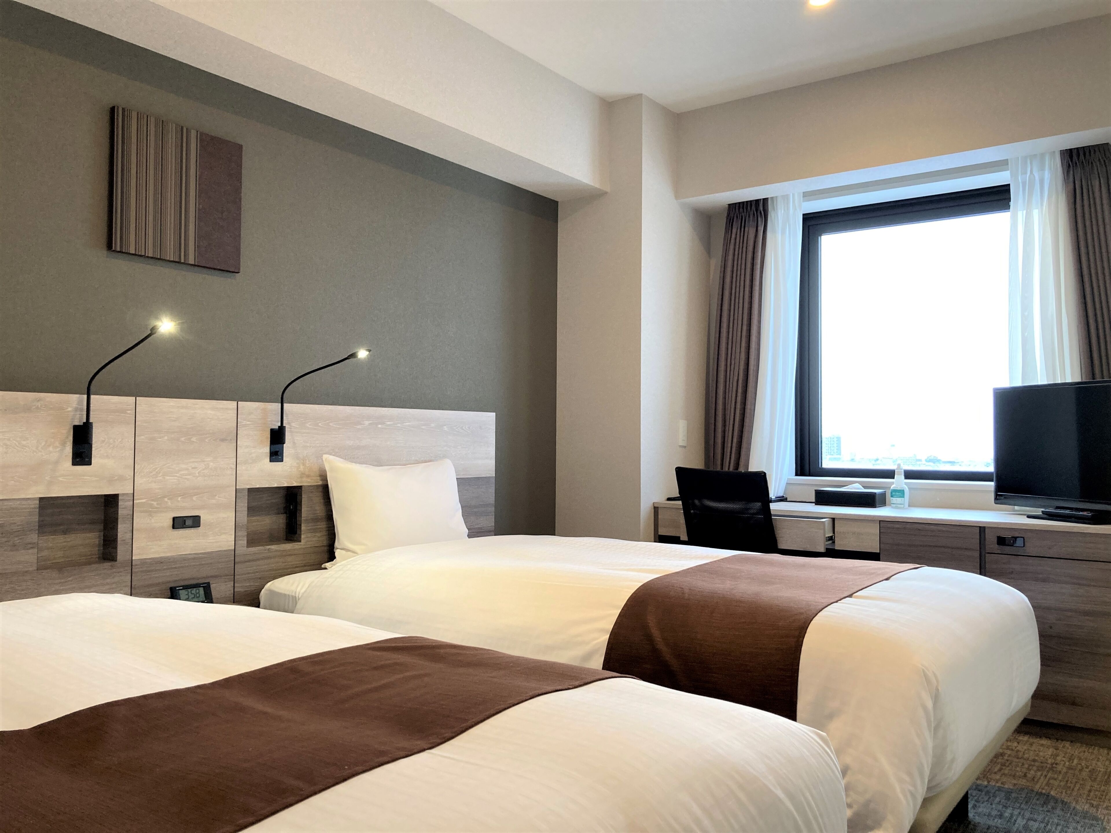 standard twin room | 1 bedroom, desk, blackout curtains, iron/ironing board