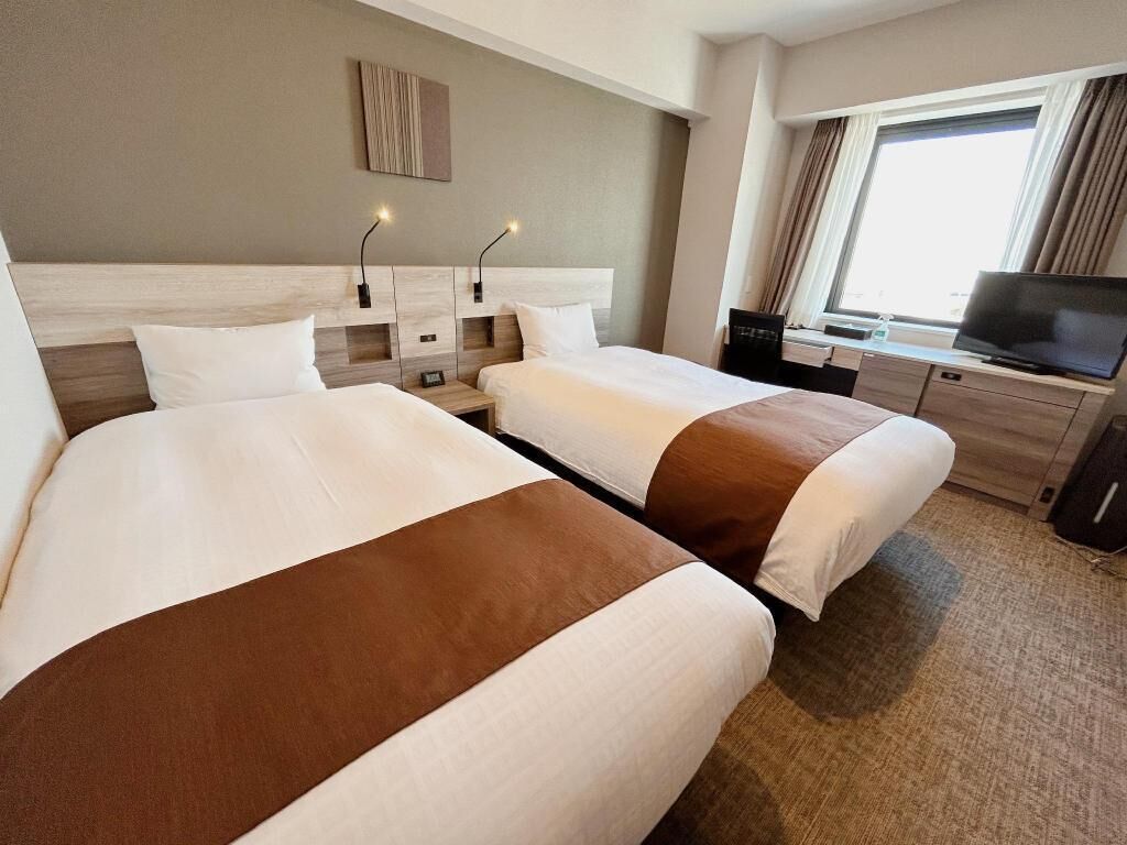 Desk, blackout drapes, iron/ironing board, free WiFi