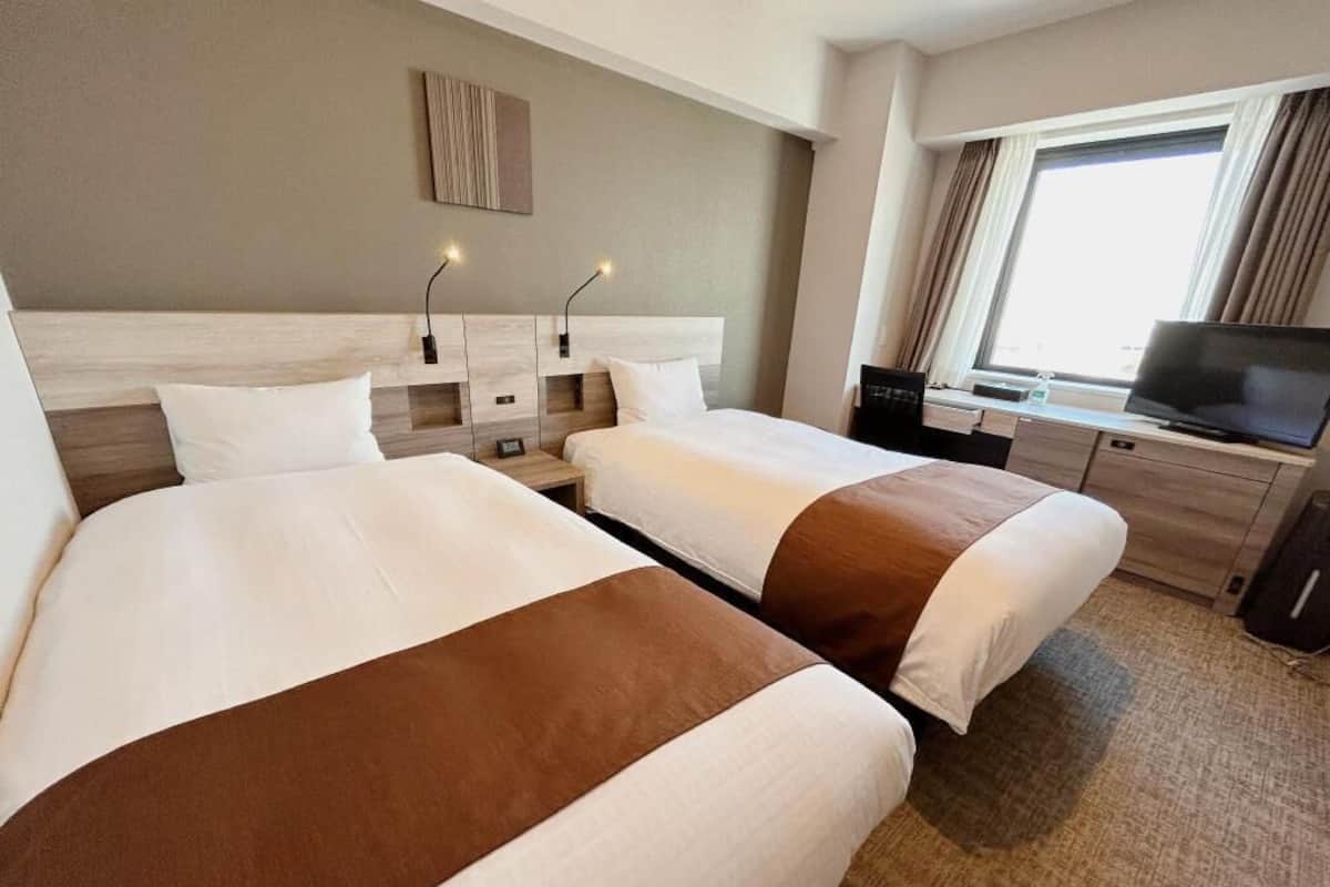 Desk, blackout drapes, iron/ironing board, free WiFi