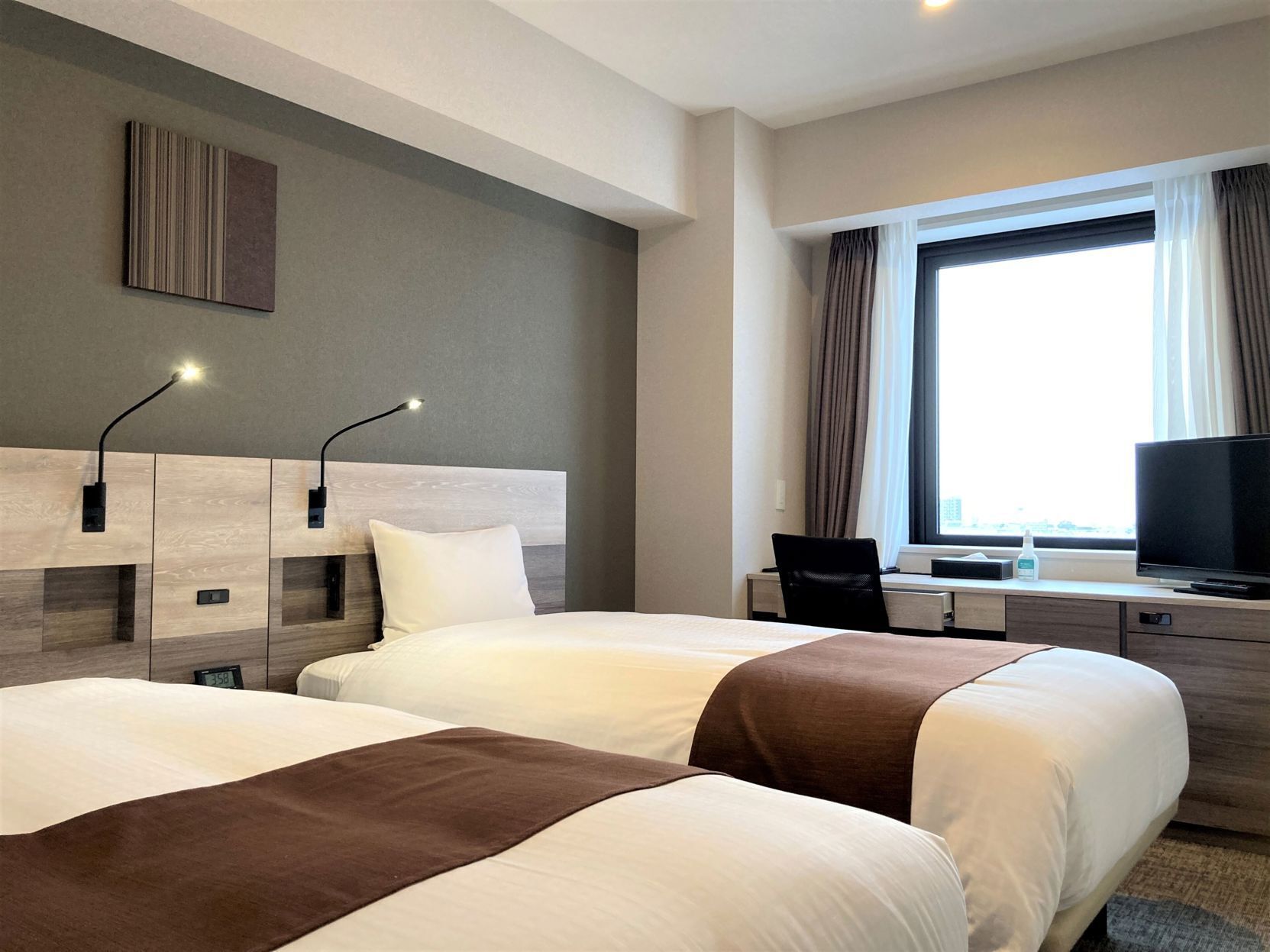 Desk, blackout drapes, iron/ironing board, free WiFi