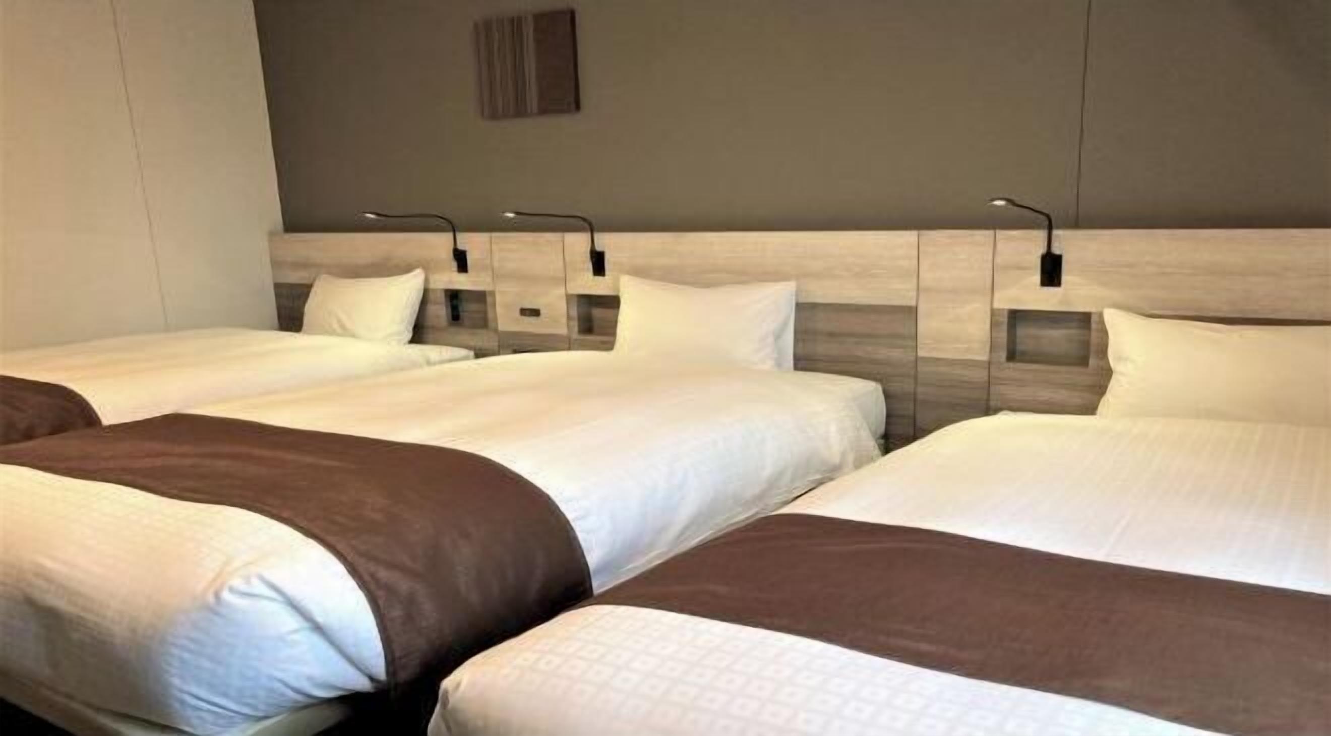 Desk, blackout curtains, iron/ironing board, free WiFi