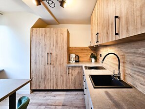 Unclassified image, 5 of 16, button