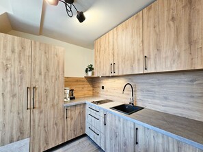 Unclassified image, 5 of 16, button