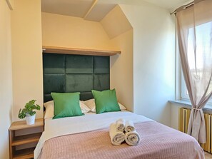 Unclassified image, 2 of 16, button