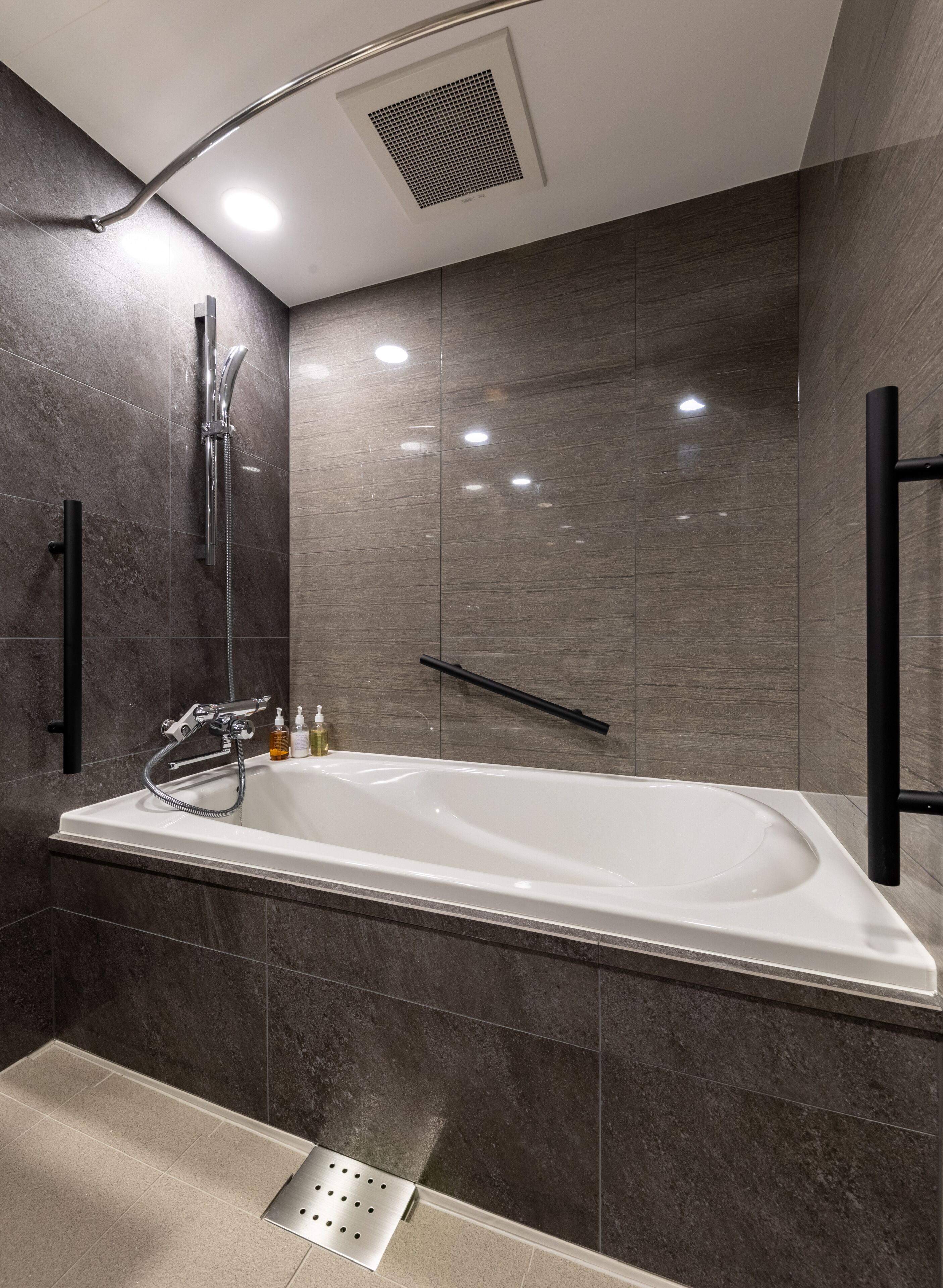 accessible room | bathroom | free toiletries, hair dryer, slippers, electronic bidet