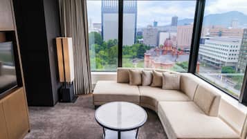 Premium Twin Room | Living area