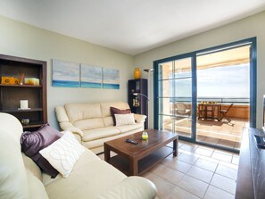 TV - Cosy apartment for 4 people with pool, WIFI, A/C, TV and terrace (Altea)