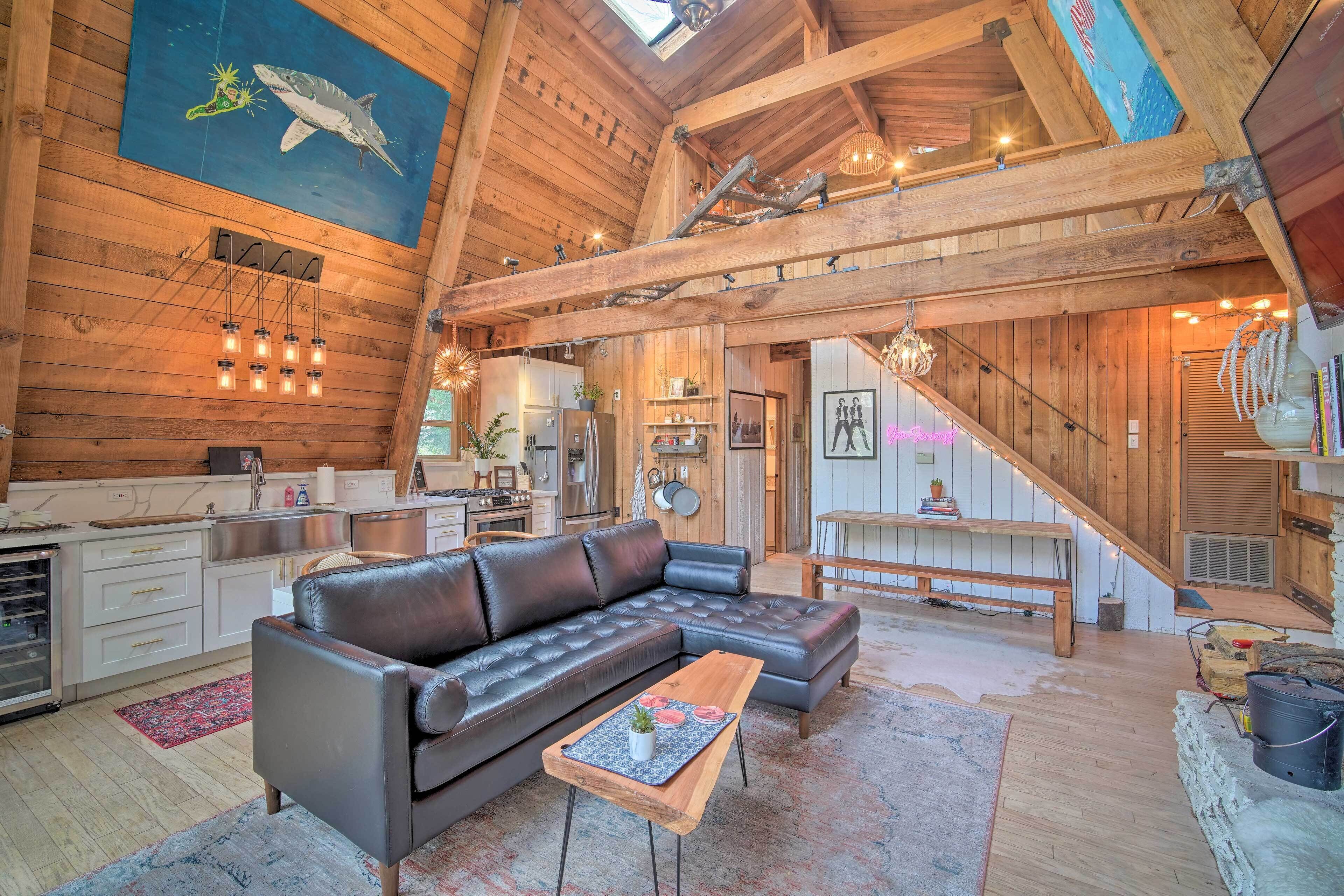Cabin Vacation Rental: 4 Mi to Lake Arrowhead