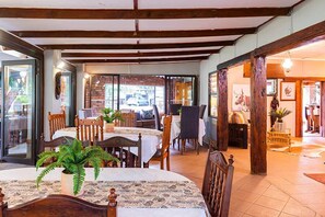 Daily English breakfast (ZAR 140 per person)