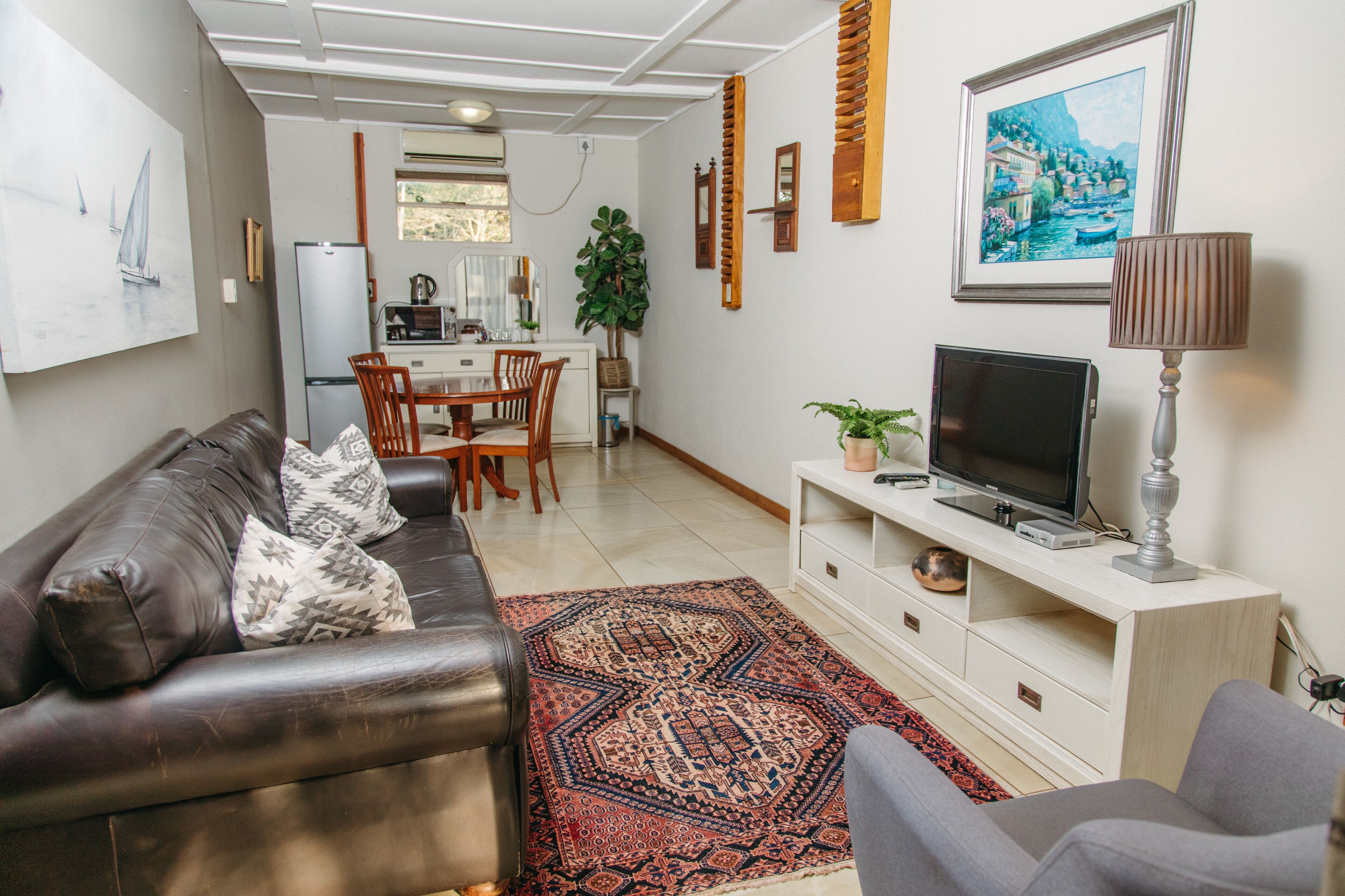 Superior Suite | Minibar, in-room safe, desk, iron/ironing board