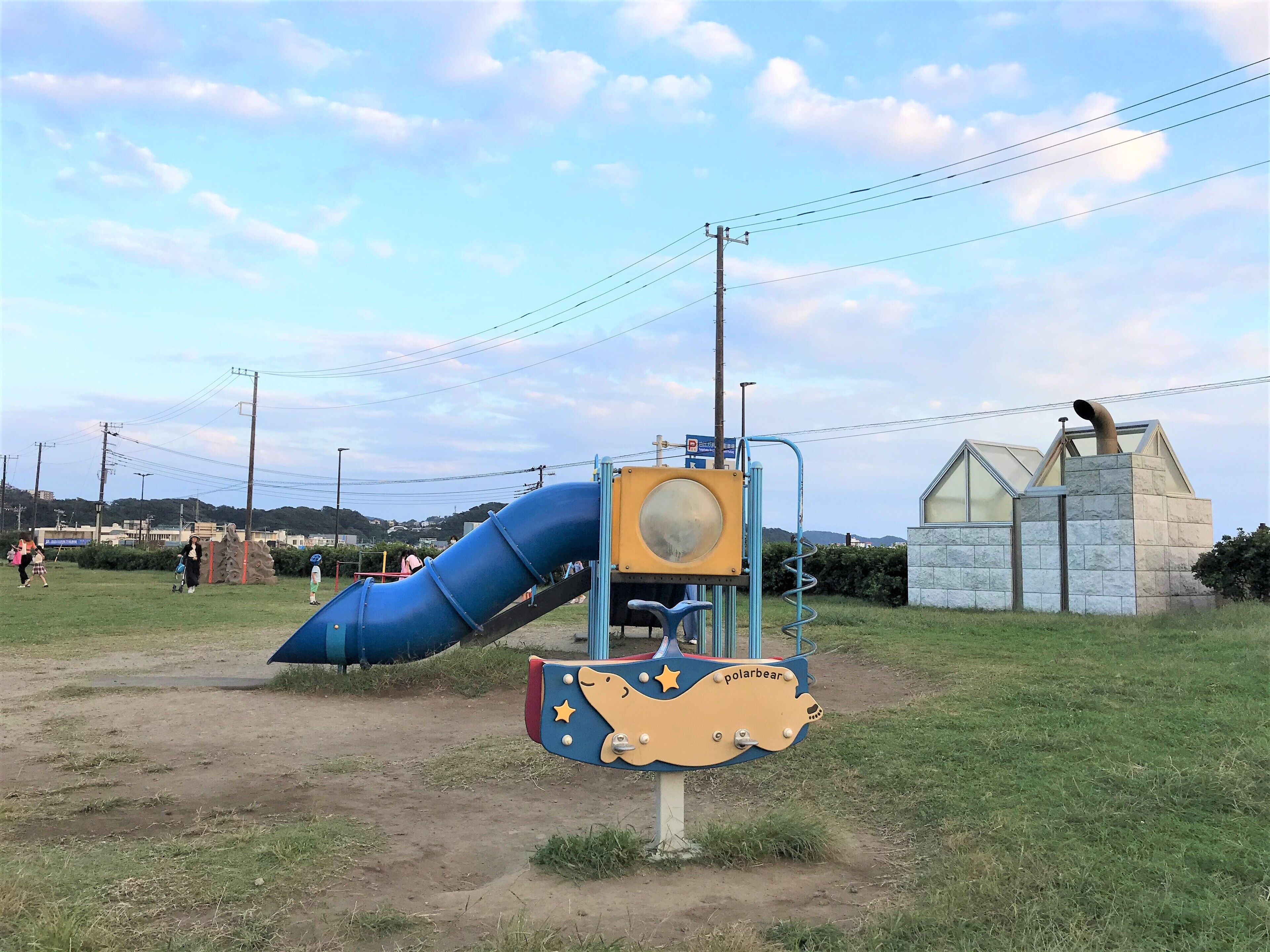 Zona de juegos infantil al aire libre