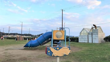 Zona de juegos infantil al aire libre