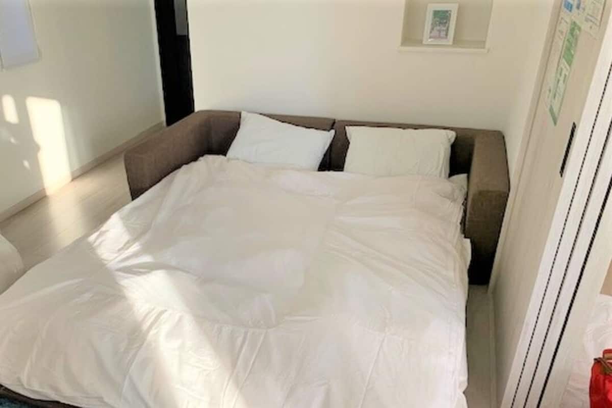 2 bedrooms, down comforters, laptop workspace, blackout drapes