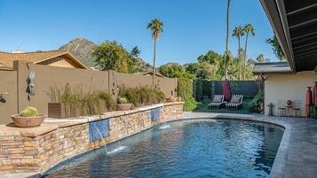 Kolam renang outdoor