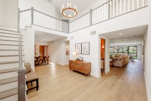 Pintu masuk interior