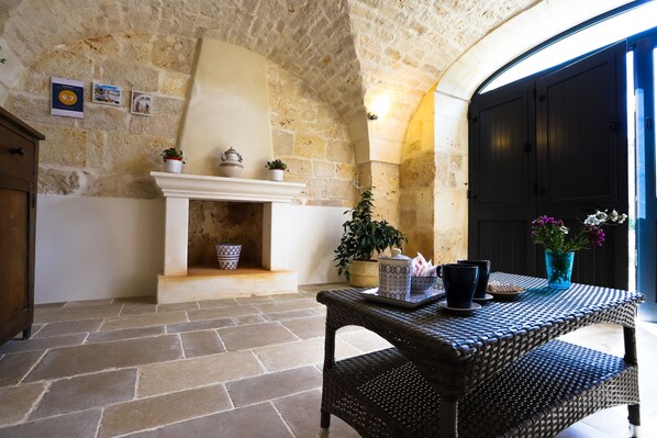 Dining - Ostuni Blue Room Suite (Ostuni)