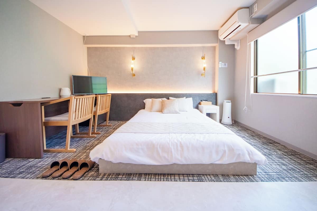Double Room 201 with washing machine | Free WiFi, bed sheets