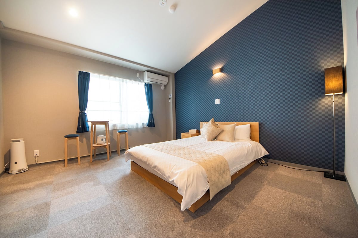 Double Room 403 | Free WiFi, bed sheets