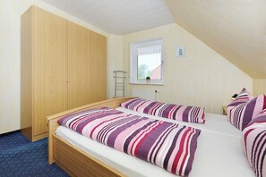 2 bedrooms, WiFi, bed sheets
