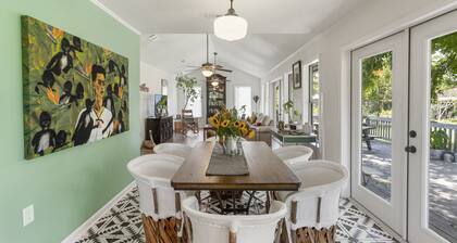 The Tire Swing - Modern 3BD - Gourmet Kitchen - Awesome Local