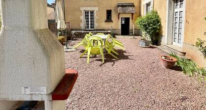 Appartement Rénové avec Cuisine Américaine et WIFI, Proche des Thermes Saint Roch