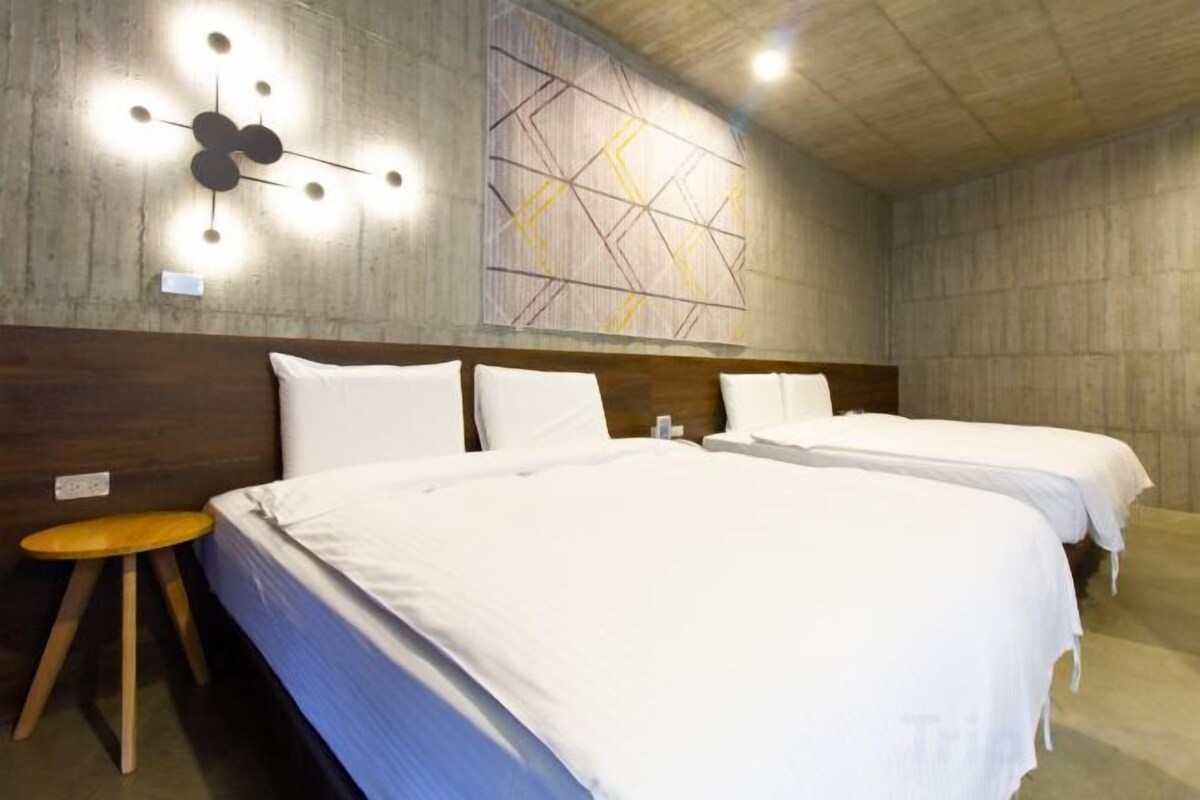 Blackout curtains, soundproofing, free WiFi, bed sheets