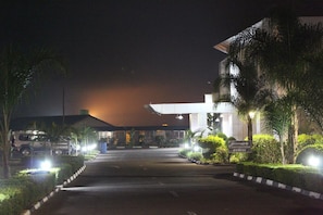 Front of property – evening/night - Moba Hotel and Conventions Centre (Kitwe)